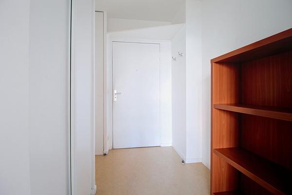 STUDIO RUEIL-MALMAISON PLAINE GARE PROCHE GARES RER RUEIL ET NANTERRE VILLE