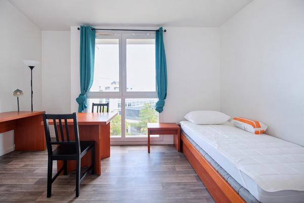 STUDIO RUEIL-MALMAISON PLAINE GARE PROCHE GARES RER RUEIL ET NANTERRE VILLE