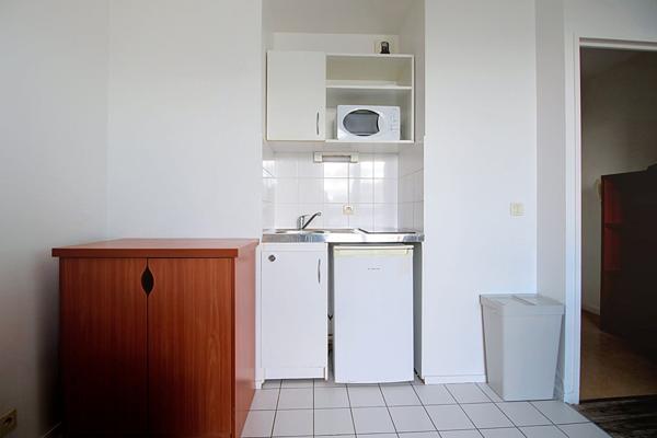 STUDIO RUEIL-MALMAISON PLAINE GARE PROCHE GARES RER RUEIL ET NANTERRE VILLE
