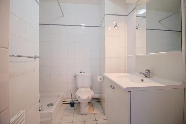 STUDIO RUEIL-MALMAISON PLAINE GARE PROCHE GARES RER RUEIL ET NANTERRE VILLE