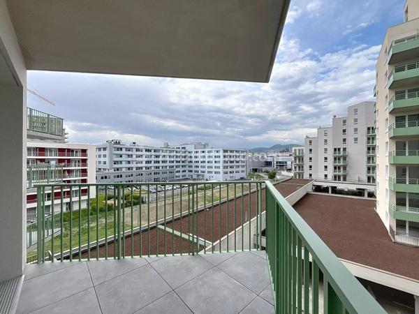 Location                                                      Appartement
                        
                     3 pièces                      66 m2                     à Clermont-Ferrand