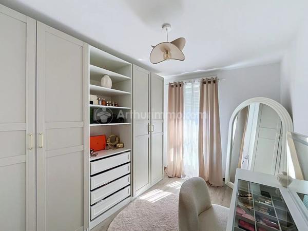 Location                                                      Appartement
                        
                     3 pièces                      66 m2                     à Clermont-Ferrand