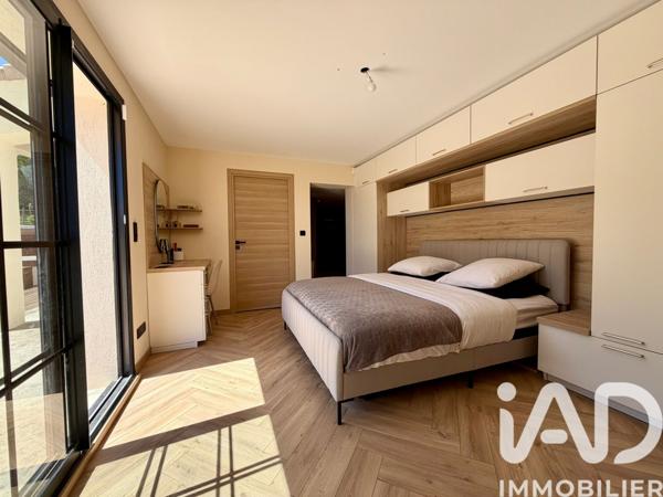 Maison à vendre 7 pièces 250 m² Le Luc