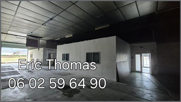 Vaste batiment industriel