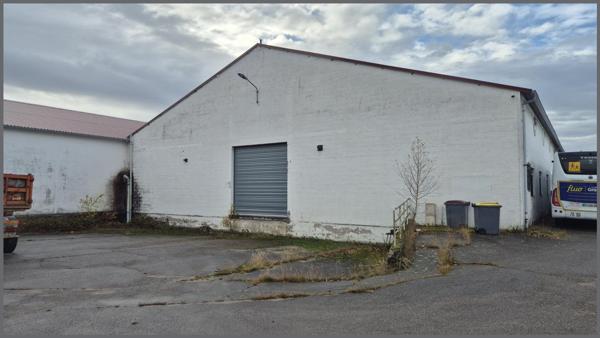 Vaste batiment industriel