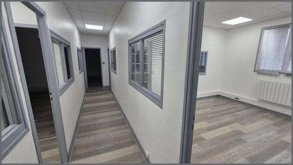 Vaste batiment industriel