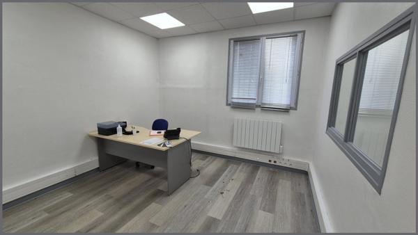 Vaste batiment industriel