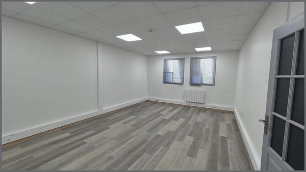 Vaste batiment industriel