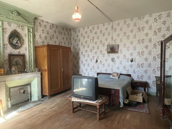 Maison à vendre |  Saint-Bonnet-sur-Gironde |  12 pièces | 294 m²