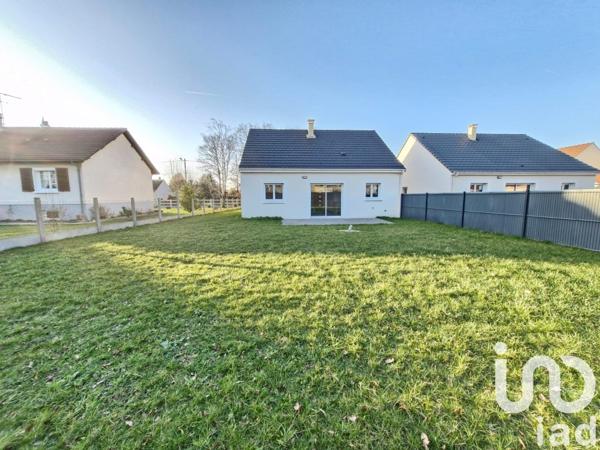 Maison traditionnelle 5 pièces de 86 m² à Les Bordes (45460)