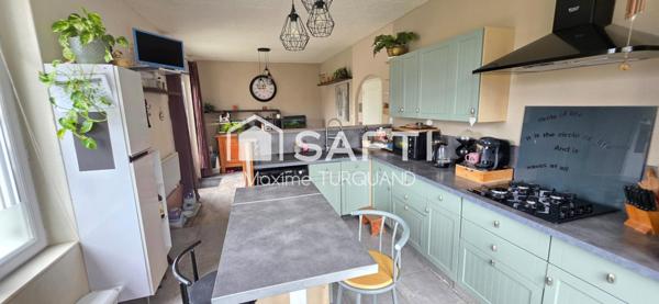 Maison 180m² 3/4 chambres, 913m² de terrain+ garage.