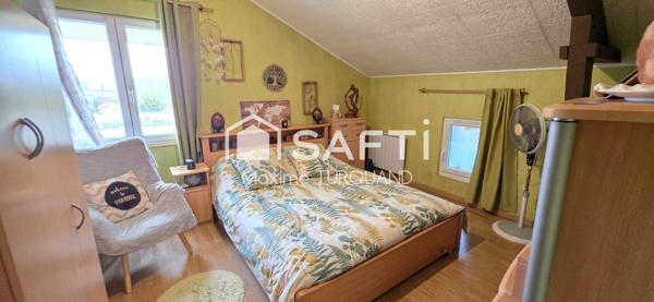 Maison 180m² 3/4 chambres, 913m² de terrain+ garage.