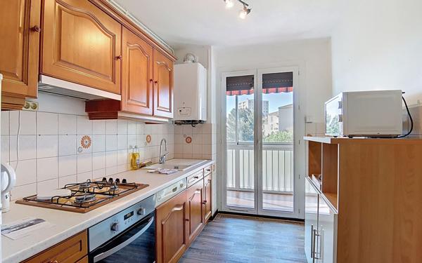 Appartement à vendre    3 pièces •  Toulon