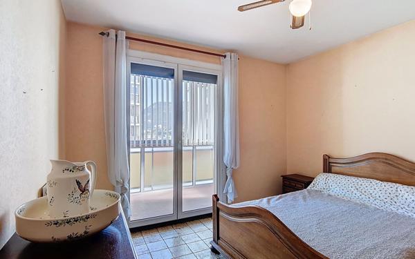 Appartement à vendre    3 pièces •  Toulon