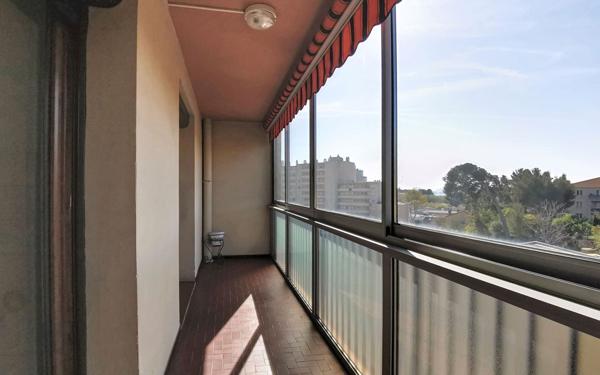 Appartement à vendre    3 pièces •  Toulon