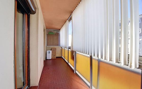 Appartement à vendre    3 pièces •  Toulon