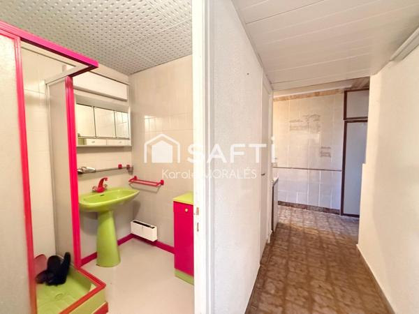 BANYULS-SUR-MER, VILLA DE 140M2, VUE BAIE ET CAP BEART, DANS RESIDENCE SECURISEE, A 2 MIN D UNE BELLE CRIQUE