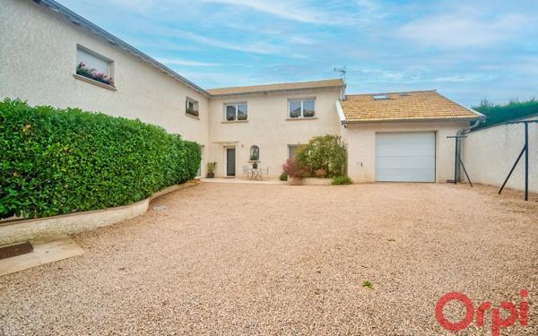 Maison à vendre    5 pièces • 234,74 m2 Mâcon