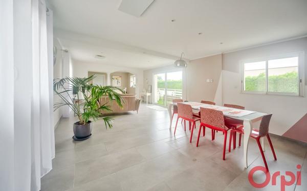 Maison à vendre    5 pièces • 234,74 m2 Mâcon