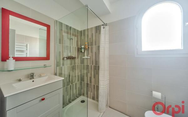 Maison à vendre    5 pièces • 234,74 m2 Mâcon