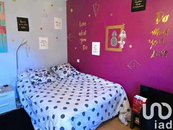 Maison traditionnelle 6 pièces de 199 m² à Saint-Médard-en-Jalles (33160)