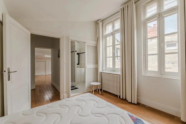 Appartement meublé - 2 chambres - Ascenseur - Parking - Hôtel de Saige