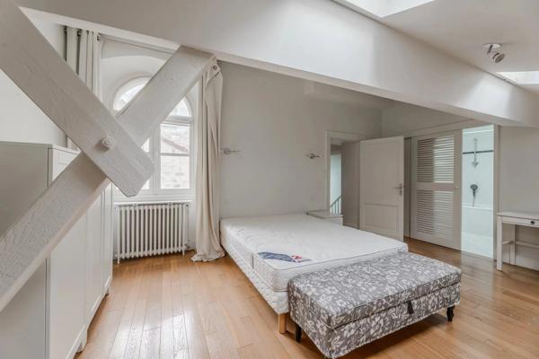 Appartement meublé - 2 chambres - Ascenseur - Parking - Hôtel de Saige