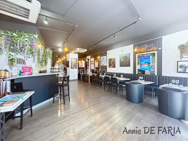 GRENOBLE CENTRE VILLE

Bel établissement de restauration semi-gastronomique, très bien noté sur les différents sites web et magasines tel que Beaux Quartiers (entres autres).
La salle  de restauration peut accueillir jusqu'a  50 couverts.
La terrasse refaite très récemment peut contenir 20 à 30 couverts.
 L'ensemble du lieu comporte;
1 salle de restauration
1 bar
1 cave a vin et spiritueux
1 cuisine
3 vitrines de plus de 2 mètres chacune
1 bureau
1 vestiaire
1 wc pmr
1 terrasse

Le matériel de cuisine est de très bonne qualité avec un espace fluide pour le bon fonctionnement du service.
La décoration est moderne avec des touches personnelles très appréciées par les clients.
Une climatisation réversible, 1 système d'alarme avec caméra 
            Et un rideau métallique intérieur complètent le bien.
            Le restaurant reste vendu meublé et équipé.

            Loyer 3492 euros
            Transfert de la licence IV: 130 euros/ht/mois
            Toute l'équipe est disponible pour une exploitation immédiate.
            A visiter sans tarder!