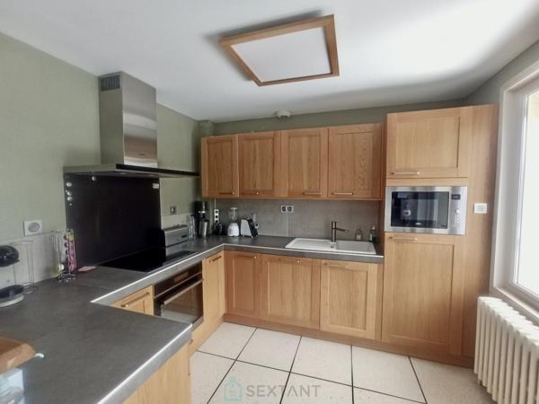 Jolie maison sur secteur prisé avec une chambre en rdc.