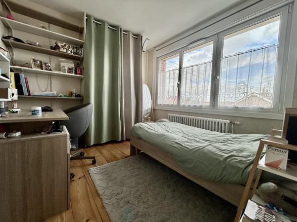 Jolie maison sur secteur prisé avec une chambre en rdc.