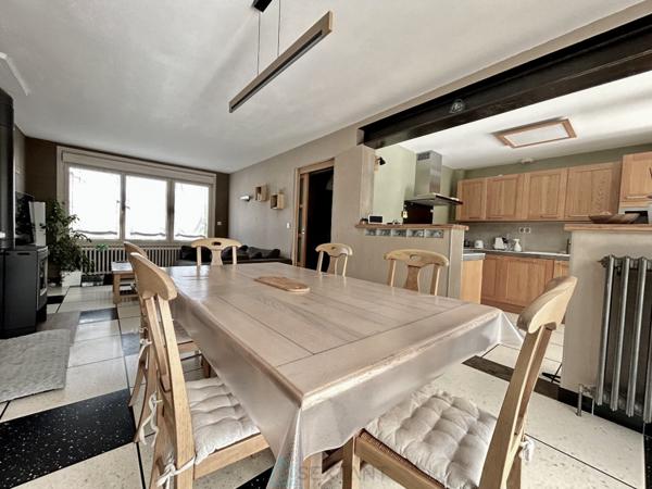 Jolie maison sur secteur prisé avec une chambre en rdc.