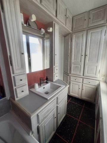 Jolie maison sur secteur prisé avec une chambre en rdc.