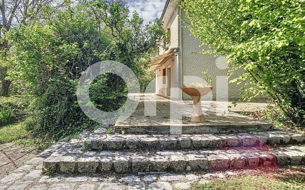 Maison à vendre    5 pièces •  Champcevinel