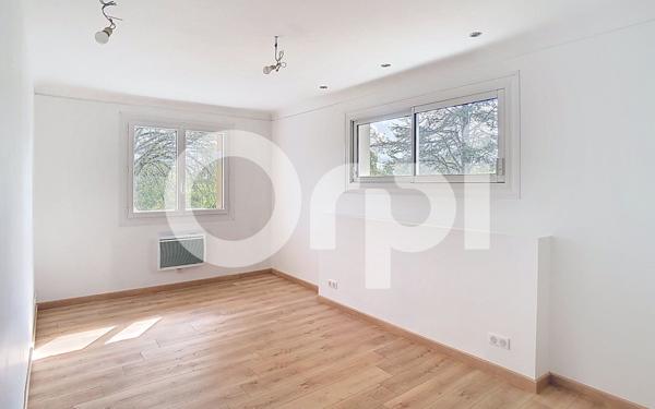 Maison à vendre    5 pièces •  Champcevinel