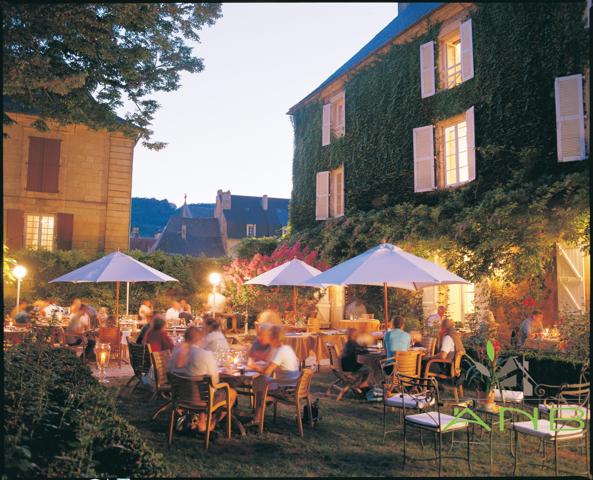 MONTIGNAC hôtel *** avec 2 habitations