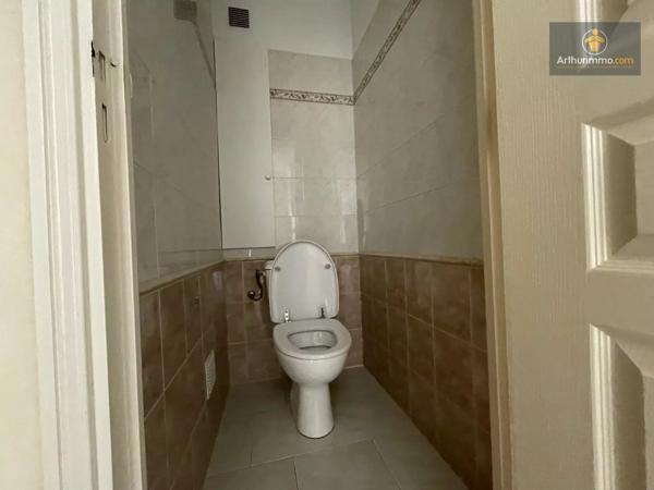 Vente                                                      Appartement
                        
                     3 pièces                      70 m2                     à Nice