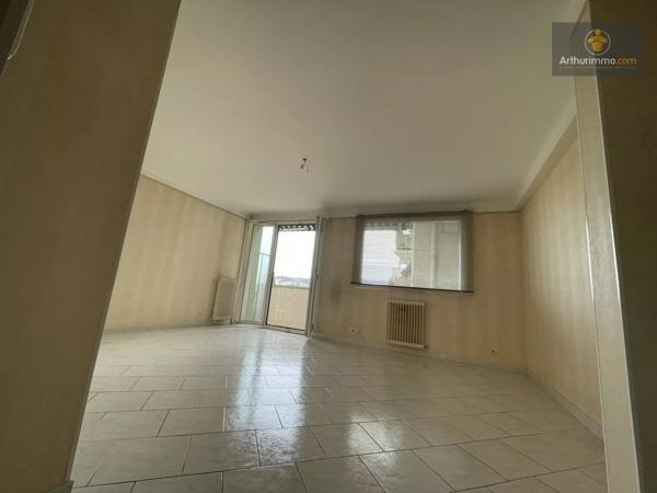 Vente                                                      Appartement
                        
                     3 pièces                      70 m2                     à Nice