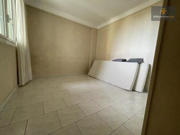 Vente                                                      Appartement
                        
                     3 pièces                      70 m2                     à Nice