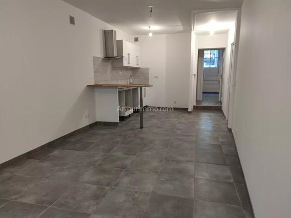 Location                                                      Appartement
                        
                     3 pièces                      54 m2                     à Aubagne