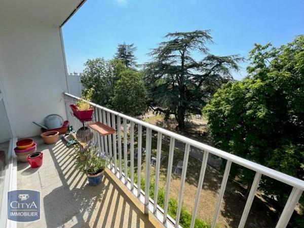 Appartement à louer 3 pièces 69.6m²