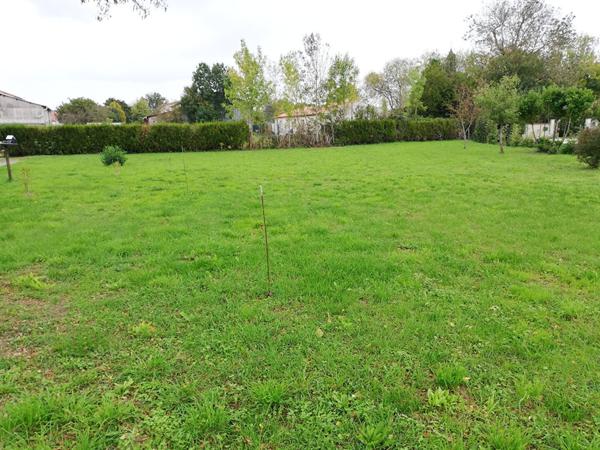 Terrain Marigny 800 m2