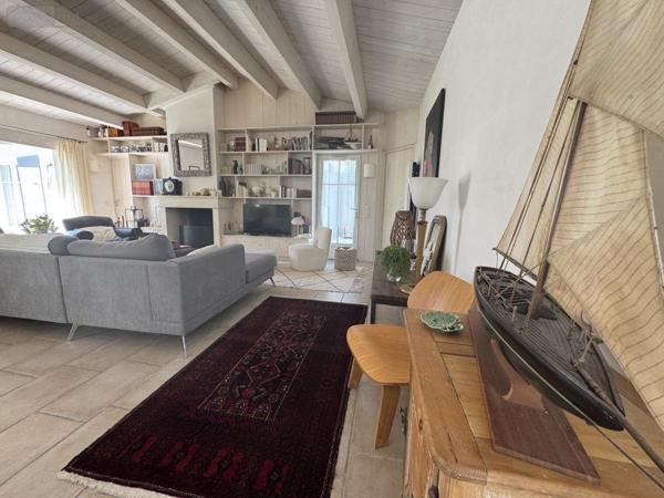 Maison à vendre à La Flotte en Charente-Maritime (17630), ref : 17018-1212