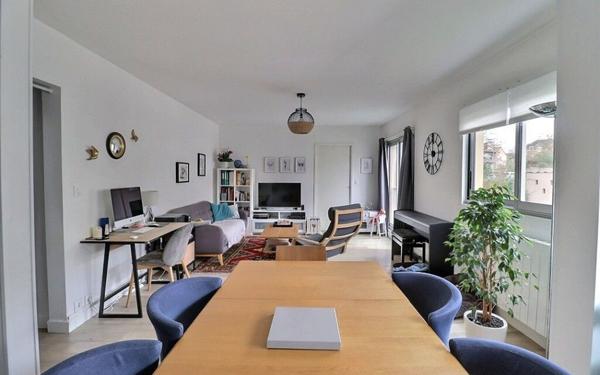 Appartement à vendre    4 pièces • 91 m2 Viroflay