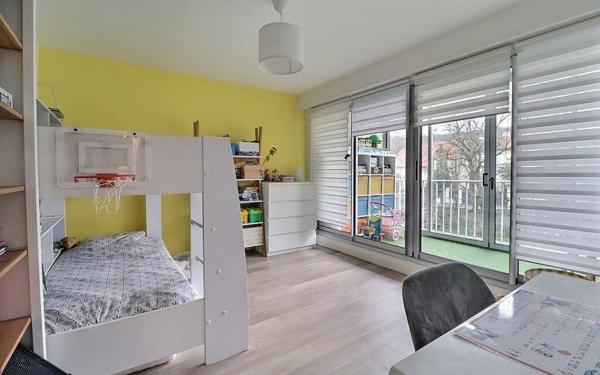 Appartement à vendre    4 pièces • 91 m2 Viroflay