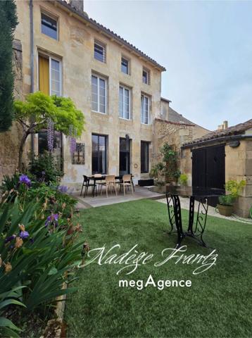 Maison à SAINT-JEAN-D'ANGELY, 17400 - 8 pièces 215m²