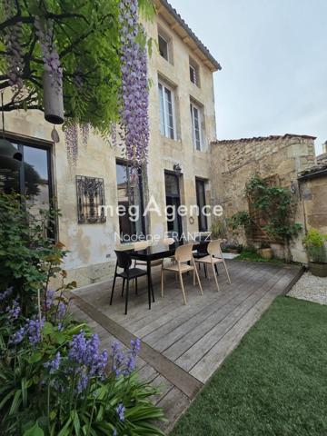 Maison à SAINT-JEAN-D'ANGELY, 17400 - 8 pièces 215m²