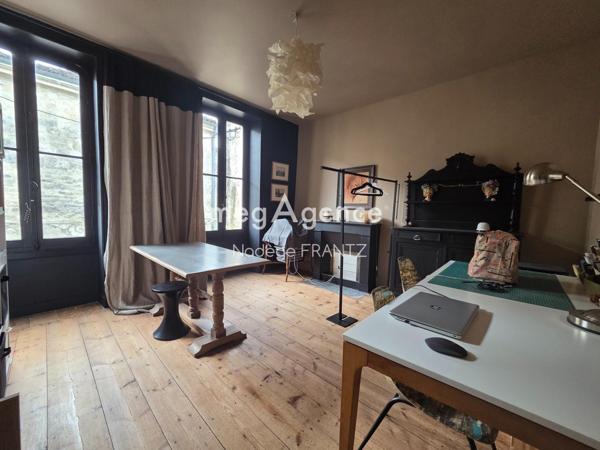 Maison à SAINT-JEAN-D'ANGELY, 17400 - 8 pièces 215m²