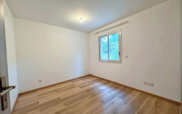 Maison à vendre    4 pièces •  Générac