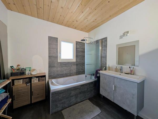 Maison rénovée, 3 chambres + jardin