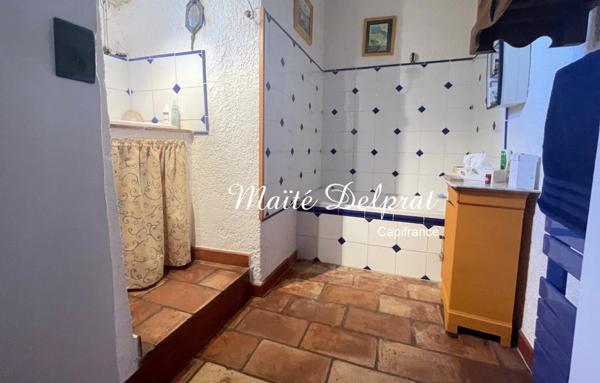 À vendre – Maison de village en pierre, plein centre d’Entraigues-sur-la-Sorgue (84)